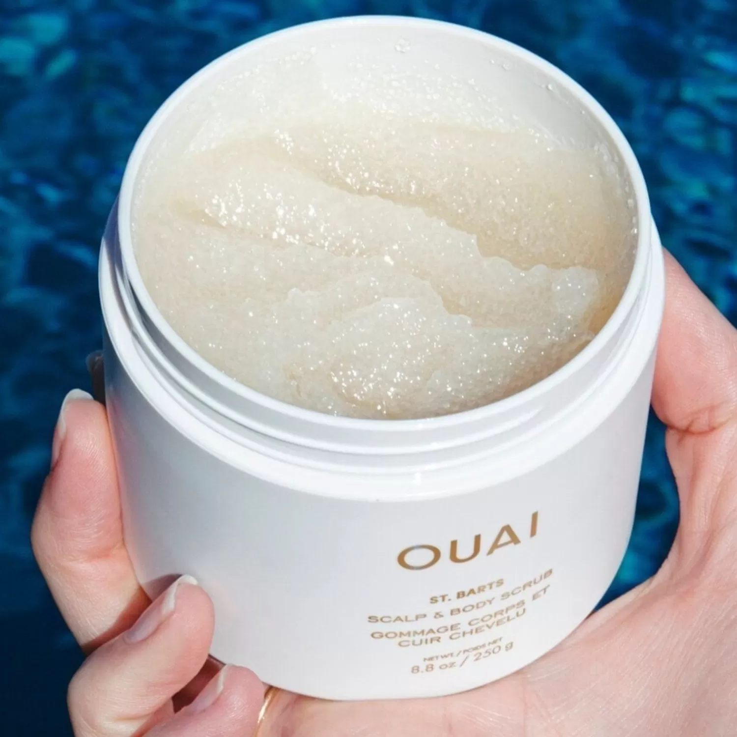 OUAI St. Barts Hoofdhuid- En Bodyscrub